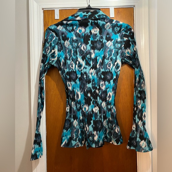 Long sleeve button up blouse, crinkle fabric - Picture 5 of 5